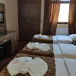 Bazaar מלון 3*