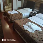 巴扎酒店 3*